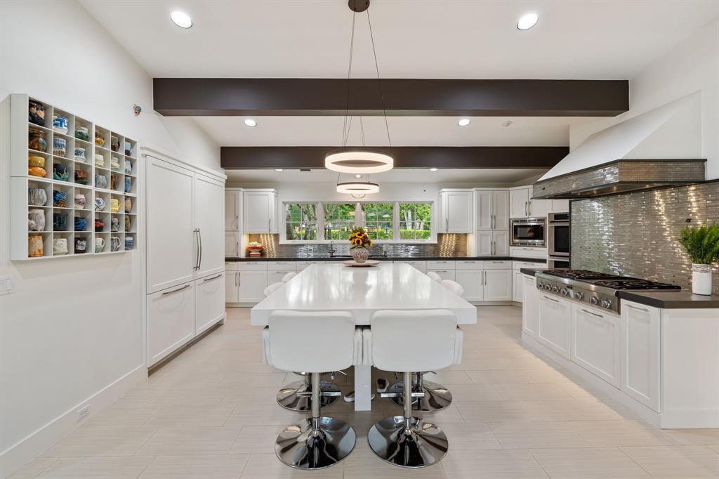 12 E Rivercrest Drive, Houston, Texas image 10