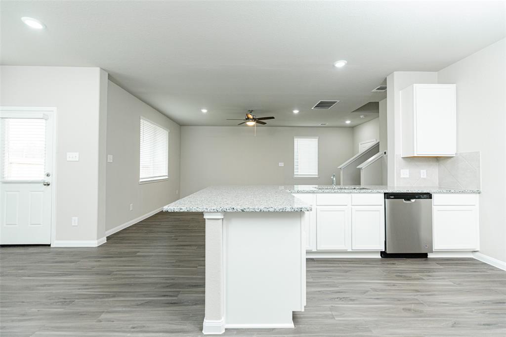 2897 Briggs Drive, Conroe, Texas image 10