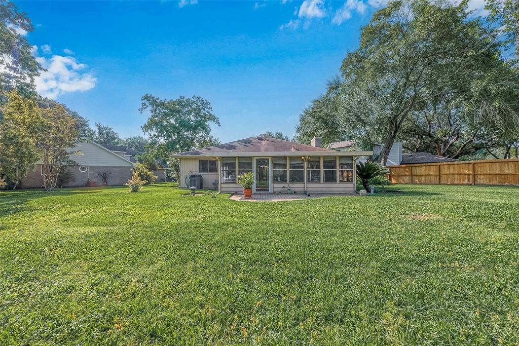 907 Country Place Boulevard, Pearland, Texas image 26