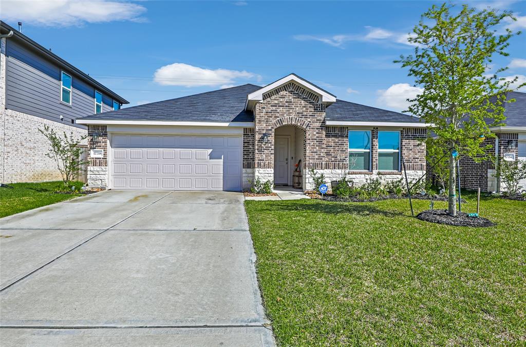 17718 Sommerset Falls Lane, Crosby, Texas image 1