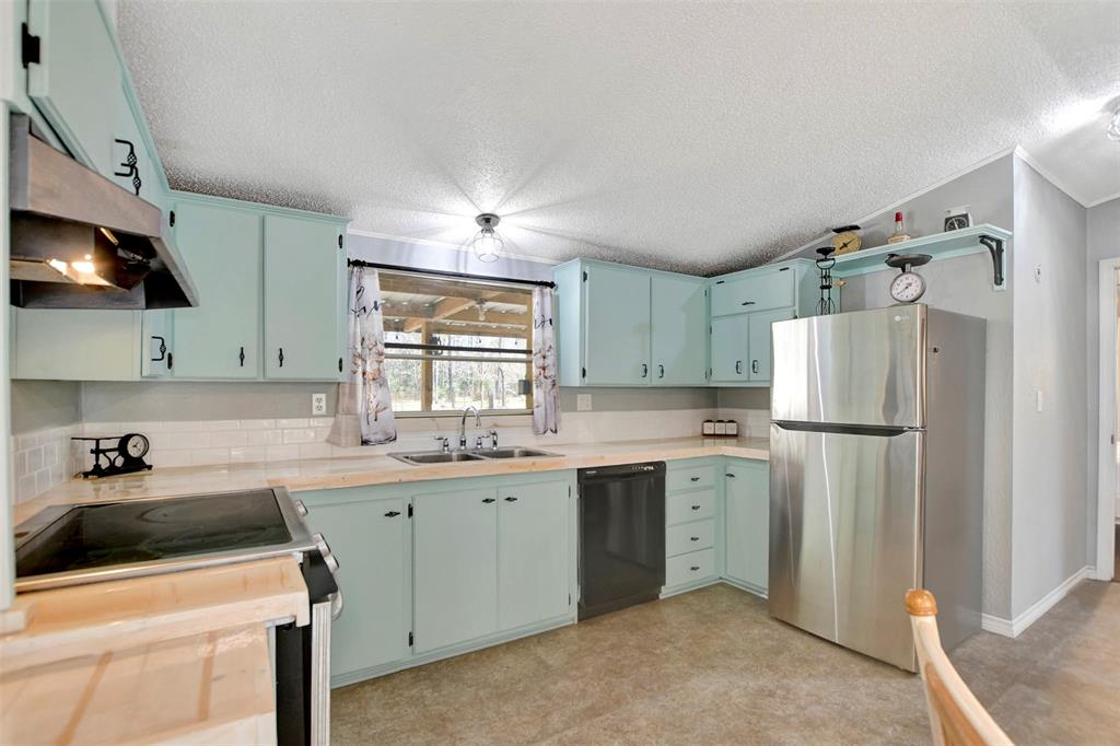 88 Buckthorn Acres Drive, Huntsville, Texas image 17