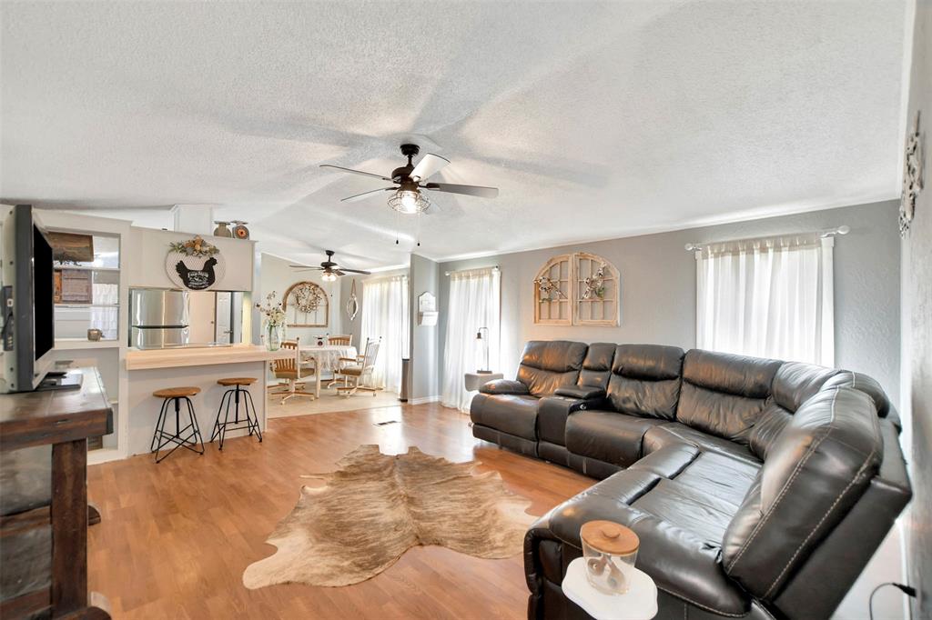 88 Buckthorn Acres Drive, Huntsville, Texas image 9