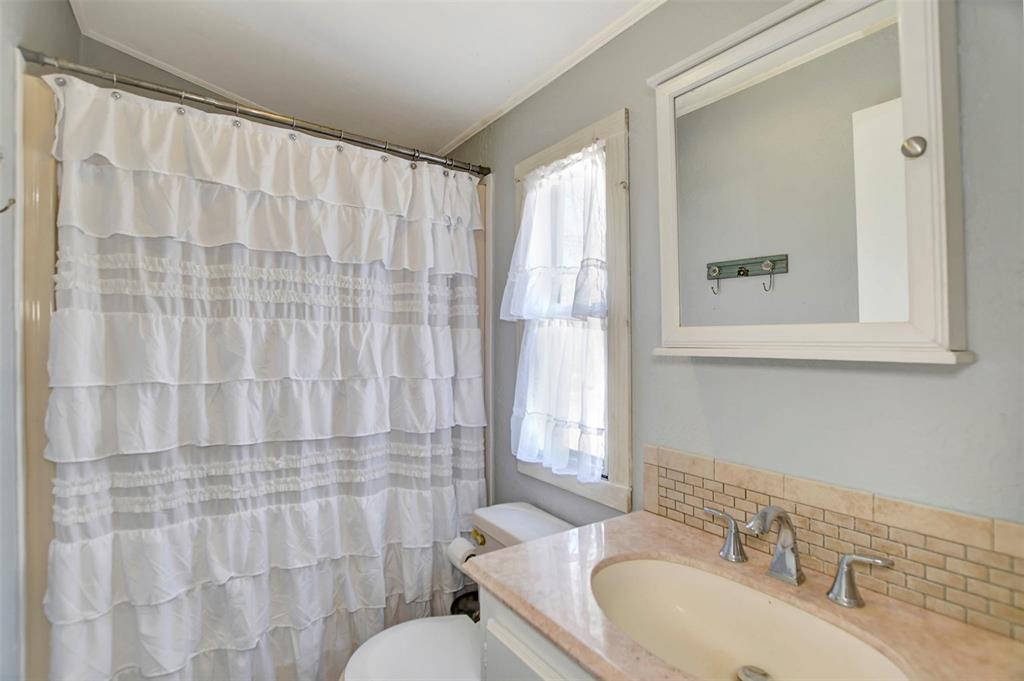 88 Buckthorn Acres Drive, Huntsville, Texas image 30