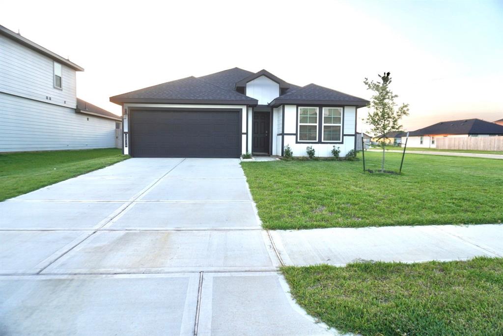 2026 Woodlark Way, Sealy, Texas image 27