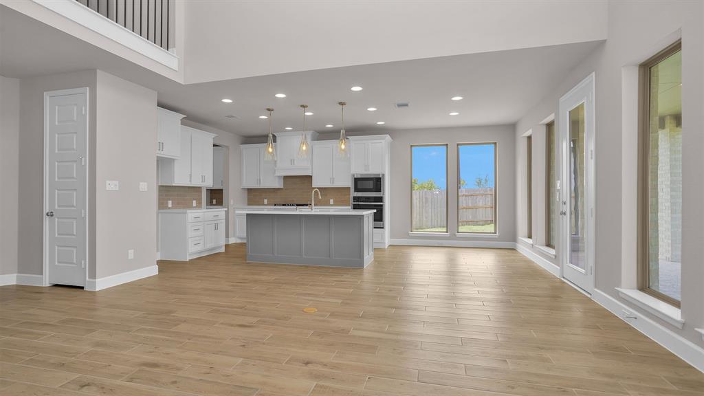 24934 Hibiscus Garden Way