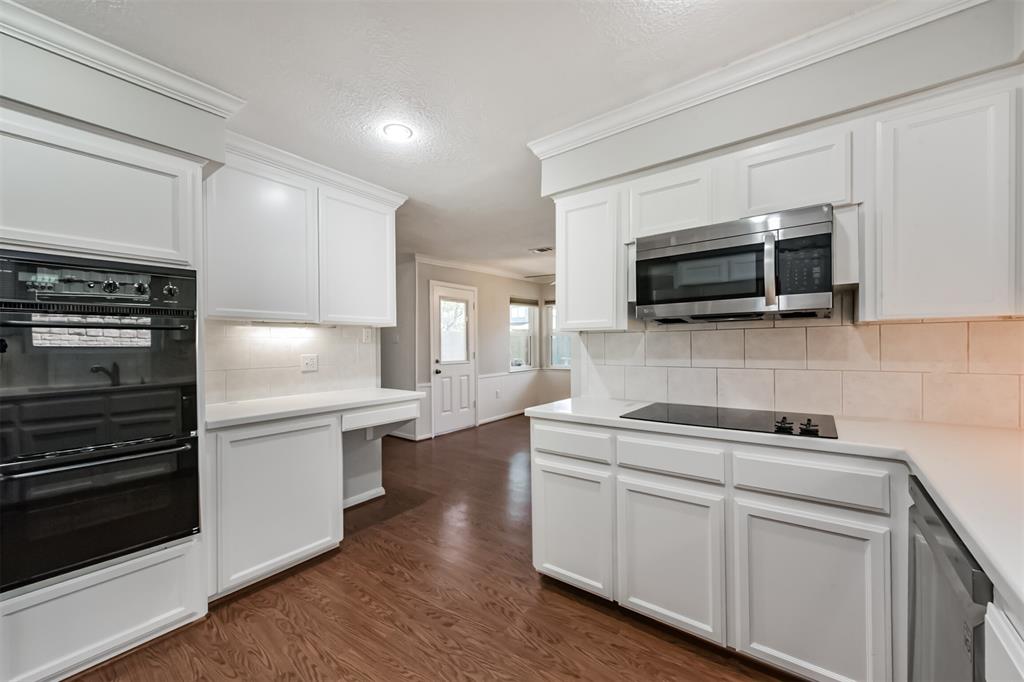 13919 Wickersham Lane, Houston, Texas image 7