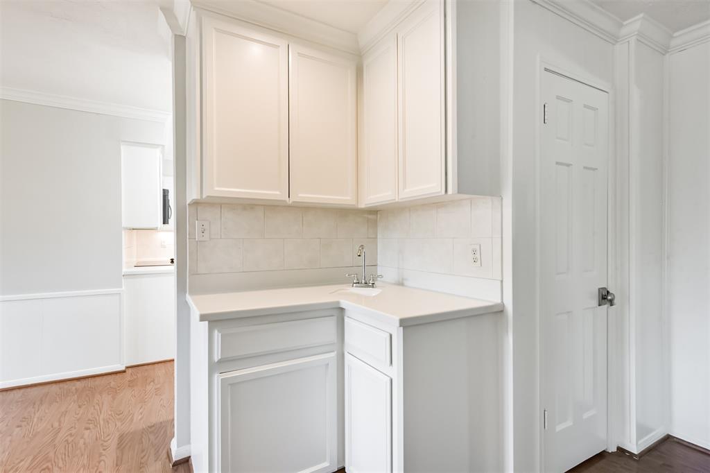 13919 Wickersham Lane, Houston, Texas image 4