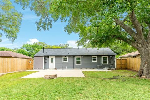 A home in Lake Jackson