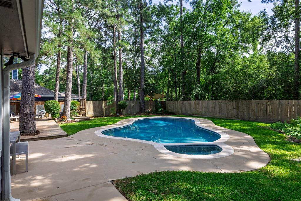 1339 Trailwood Village Drive Dr, Kingwood, Texas image 7