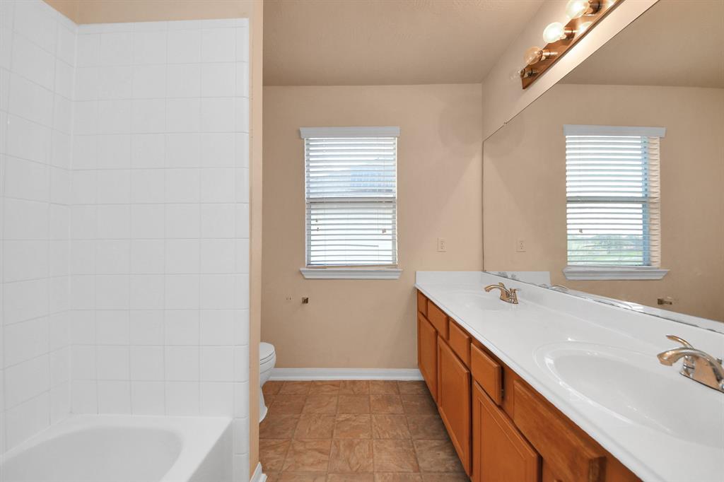 4046 Camelia Glen Lane, Fresno, Texas image 37
