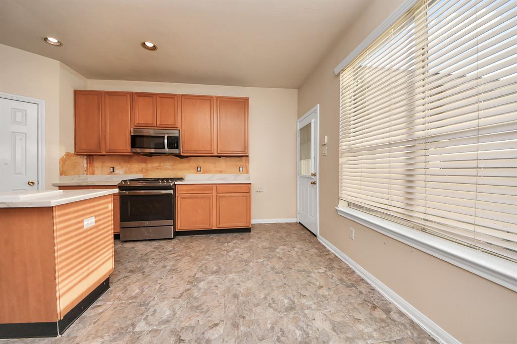 4046 Camelia Glen Lane, Fresno, Texas image 19