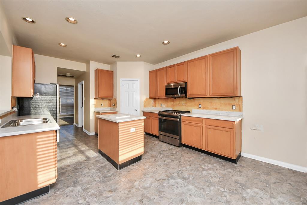 4046 Camelia Glen Lane, Fresno, Texas image 20