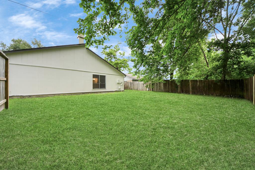 7439 Maczali Drive, Missouri City, Texas image 21