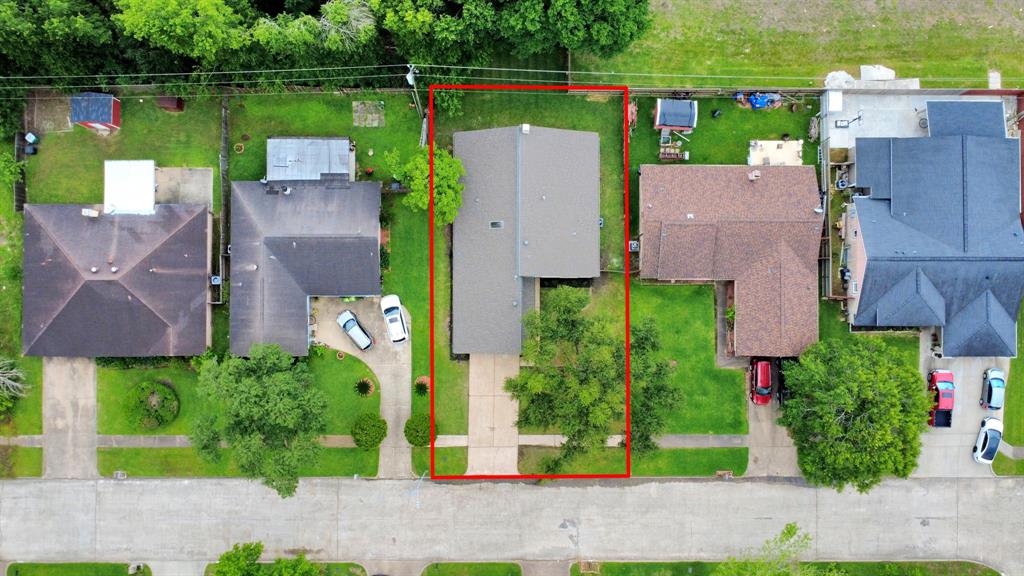 7439 Maczali Drive, Missouri City, Texas image 25