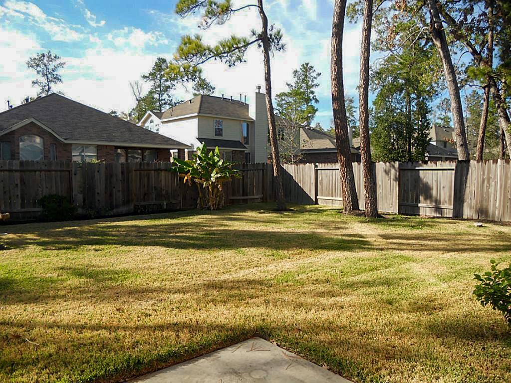 15 Gilmore Grove Place, The Woodlands, Texas image 2