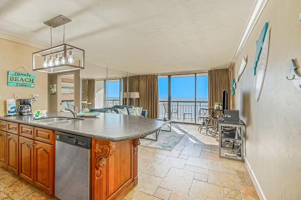 5220 Seawall Boulevard #1035, Galveston, Texas image 2