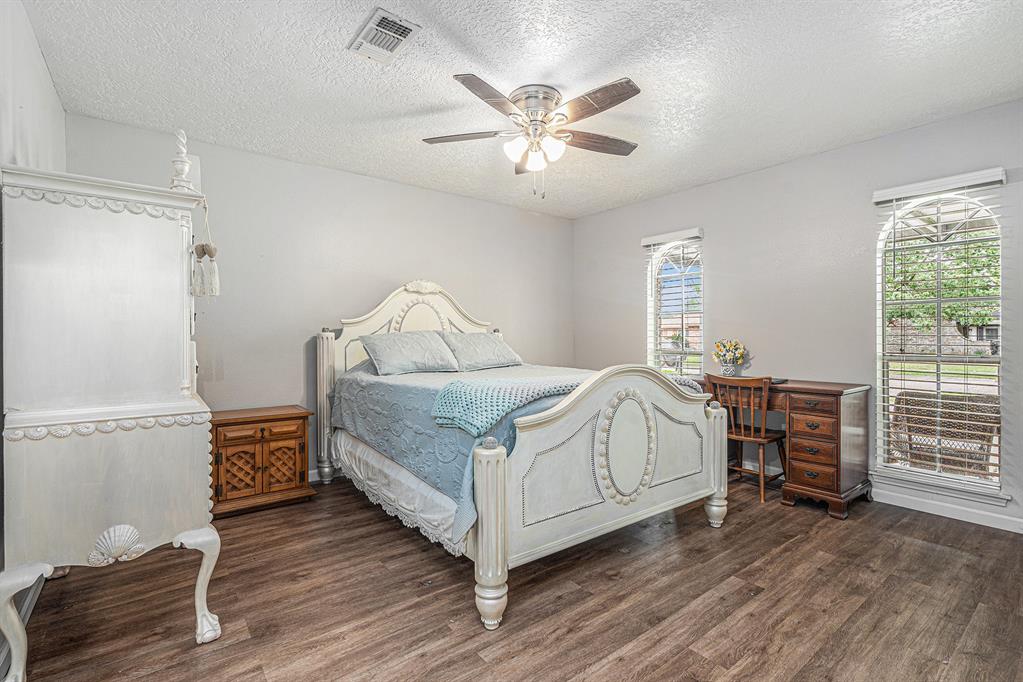 3606 Canterbury Drive, Baytown, Texas image 12