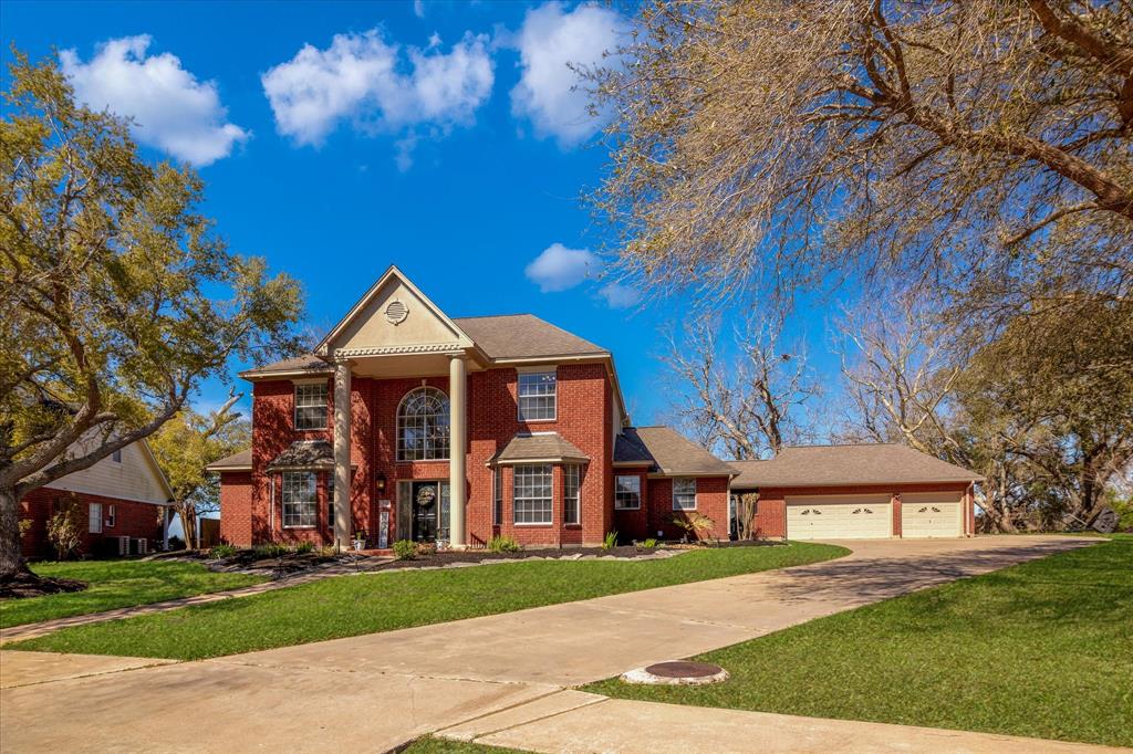 210 River Oaks Drive