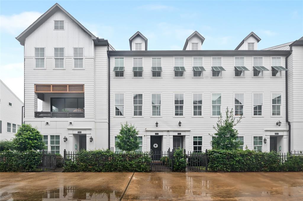 View Houston, TX 77008 townhome