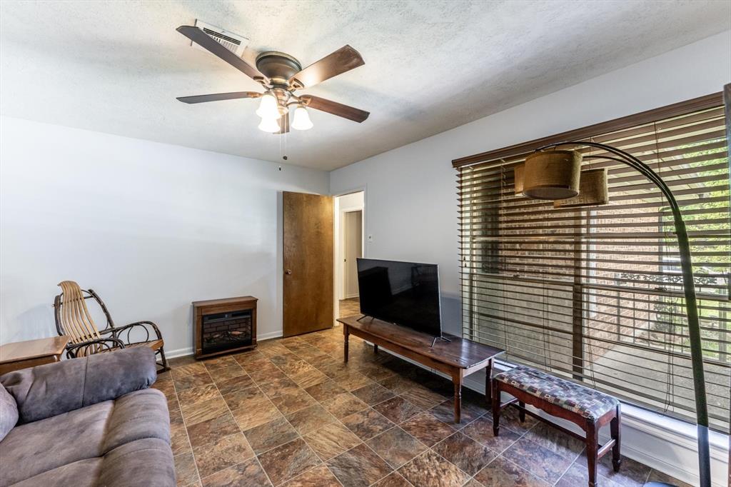 229 Willowbend Street, Huntsville, Texas image 3