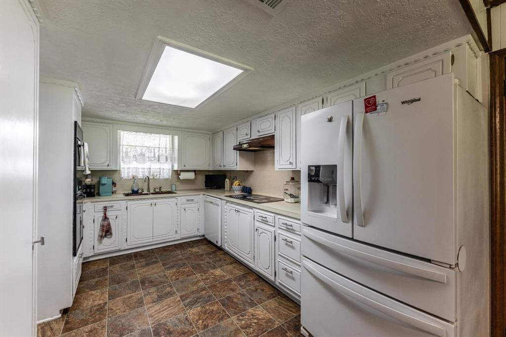 229 Willowbend Street, Huntsville, Texas image 5