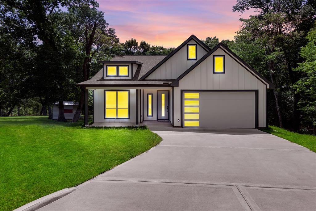 90 Piping Rock Place, Coldspring, Texas image 1