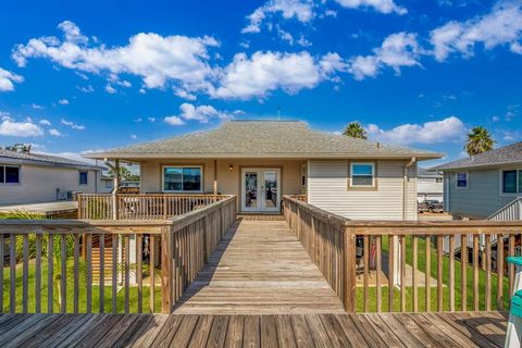 A home in Bayou Vista