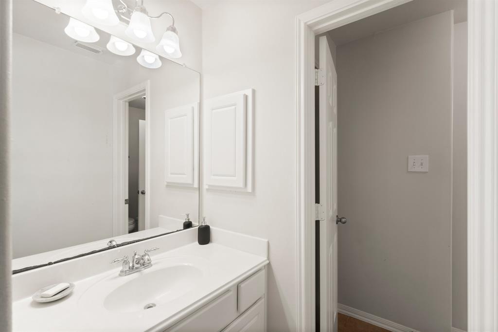 162 E Concord Valley Circle, The Woodlands, Texas image 37