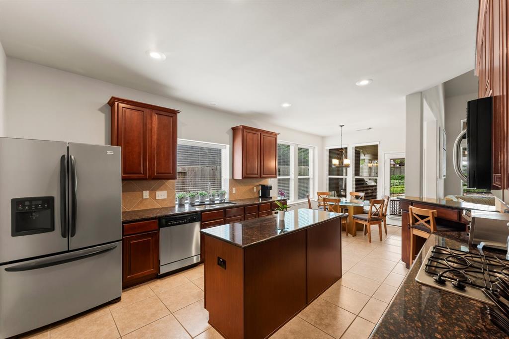 162 E Concord Valley Circle, The Woodlands, Texas image 20