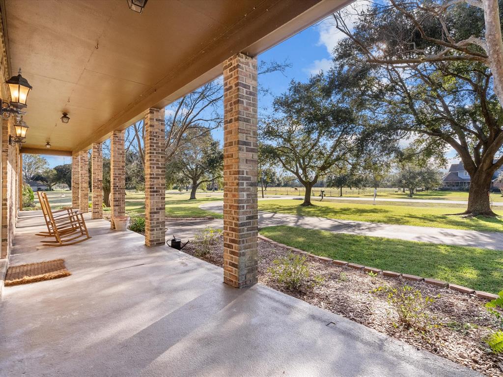 3003 Sky Ranch Drive, Alvin, Texas image 5