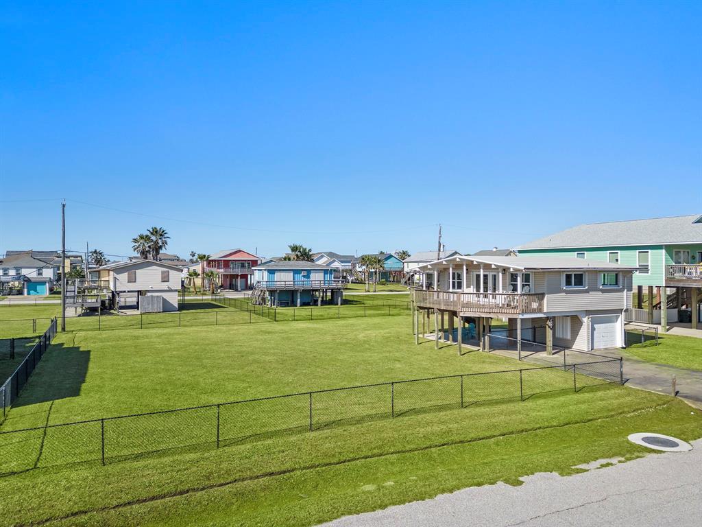 4208 Hardin Drive, Galveston, Texas image 2