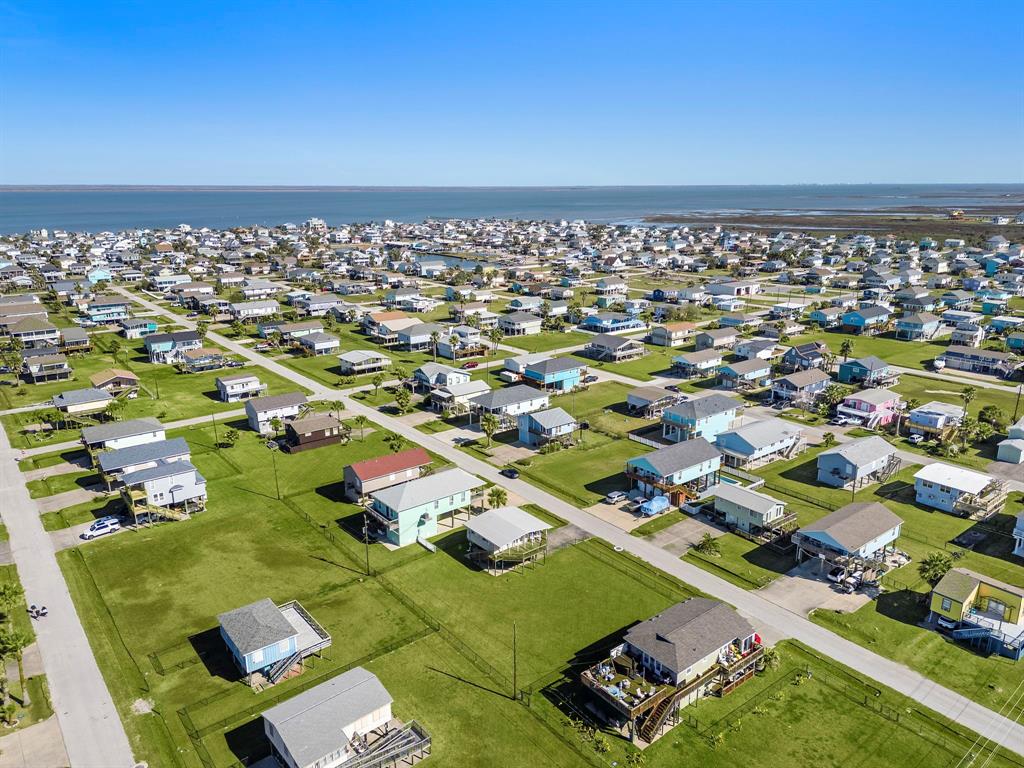 4208 Hardin Drive, Galveston, Texas image 8