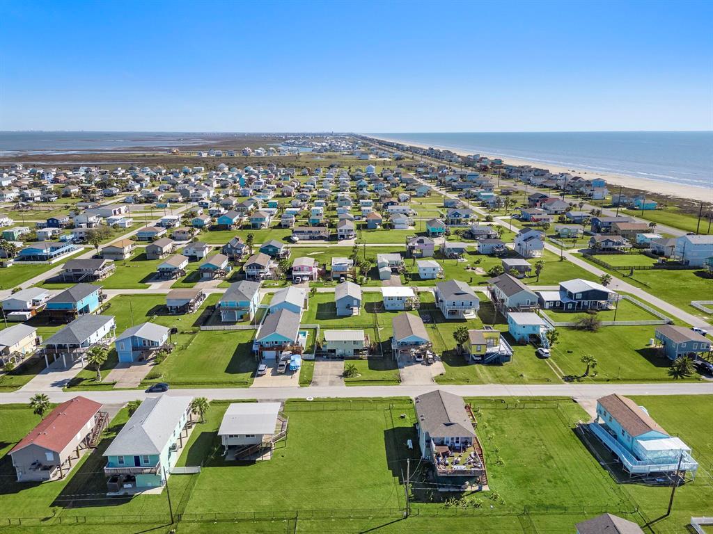 4208 Hardin Drive, Galveston, Texas image 9