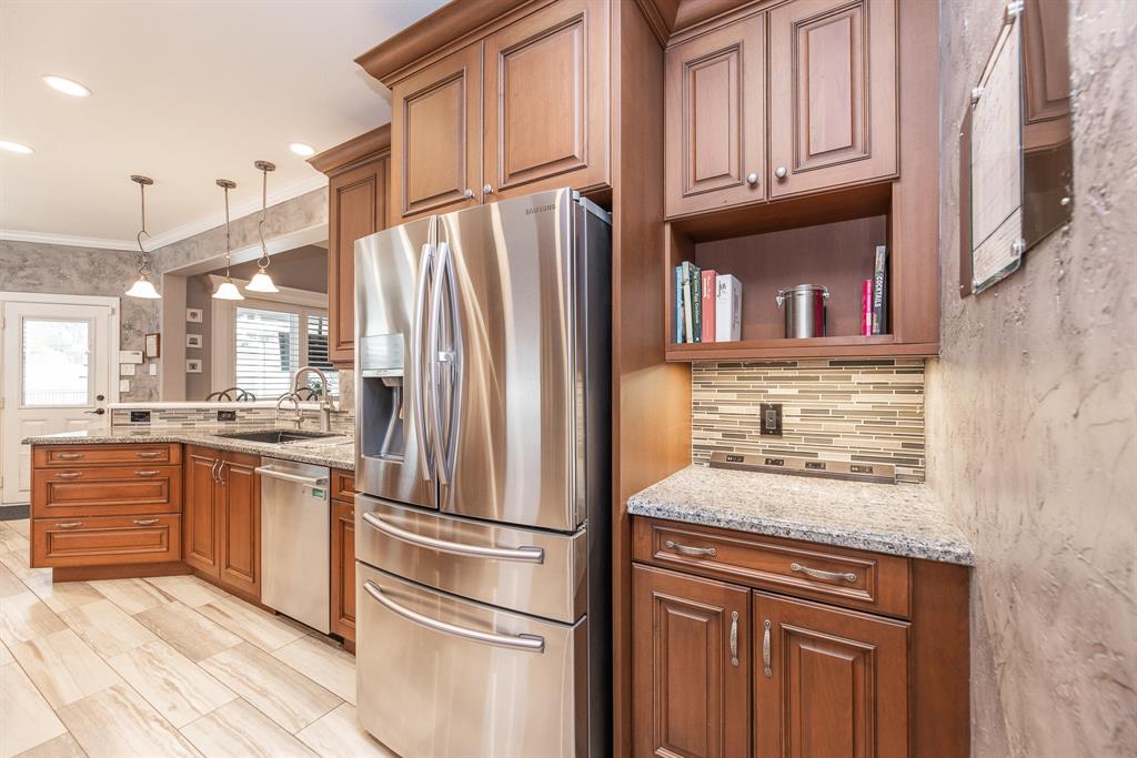 408 Scenic View, Friendswood, Texas image 16