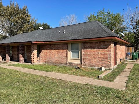 6662/6664 W Fuqua Drive Houston TX 77489