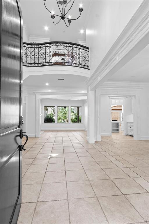 22 S Knightsgate Circle