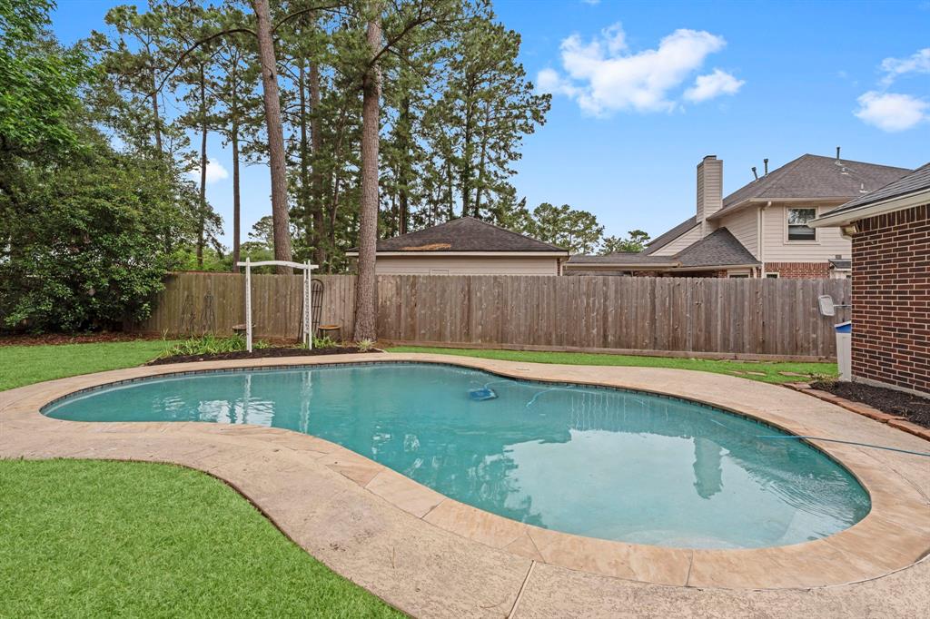 6015 Beufort Way, Spring, Texas image 7