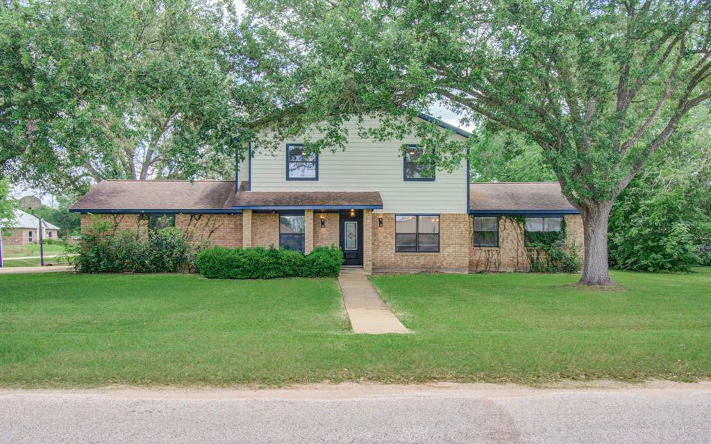 226 Birch Street, Wallis, Texas image 1