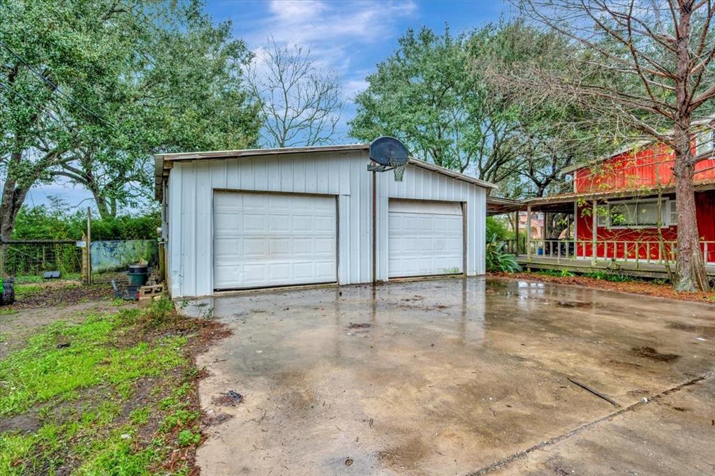 7027 Iowa Colony Boulevard