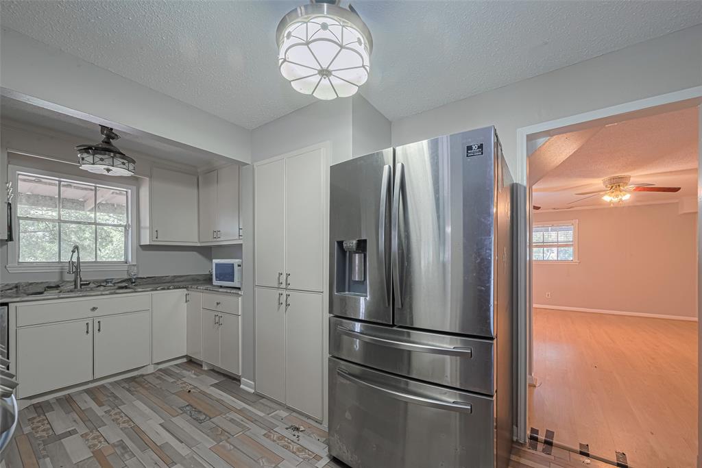 7027 Iowa Colony Boulevard, Rosharon, Texas image 13
