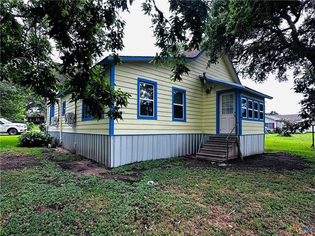 317 Crittenden Street, Yoakum, Texas image 21