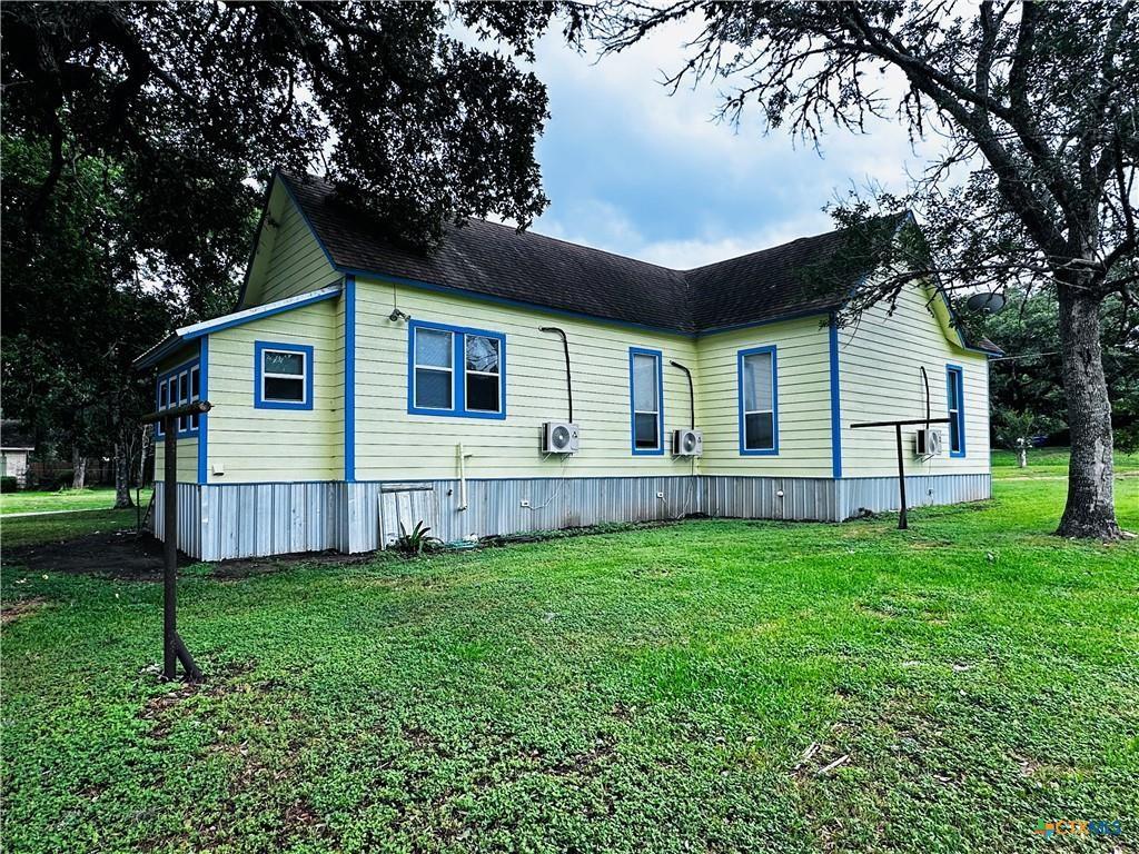 317 Crittenden Street, Yoakum, Texas image 24