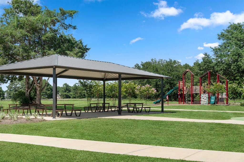 18203 Sessile Oak Drive, Tomball, Texas image 4