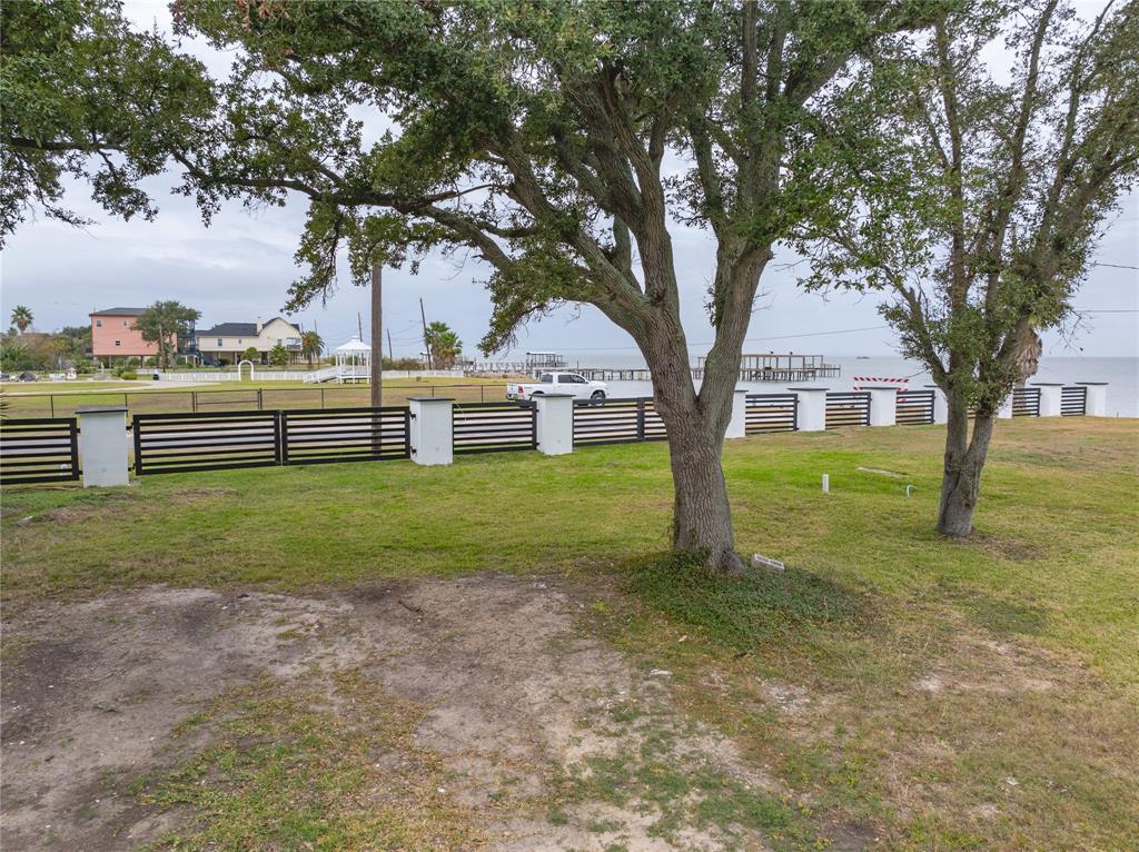 101 21st Street, Dickinson, Texas image 9