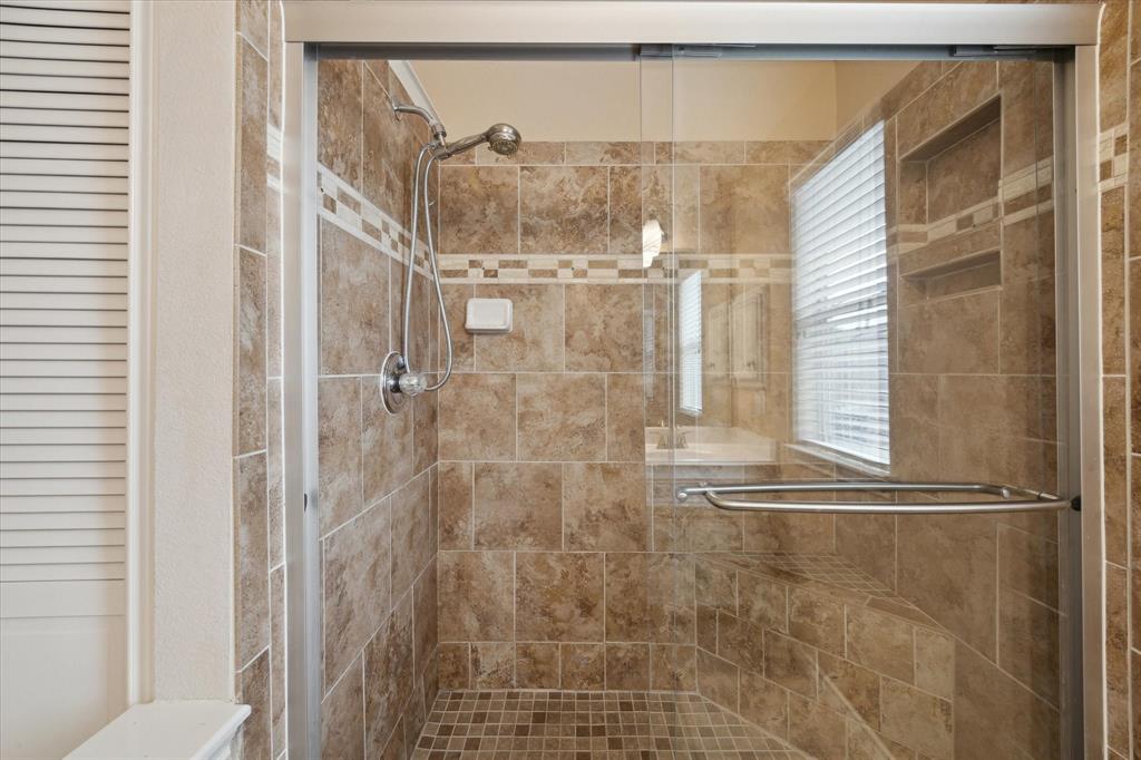 3291 Bend Cove Court, League City, Texas image 13