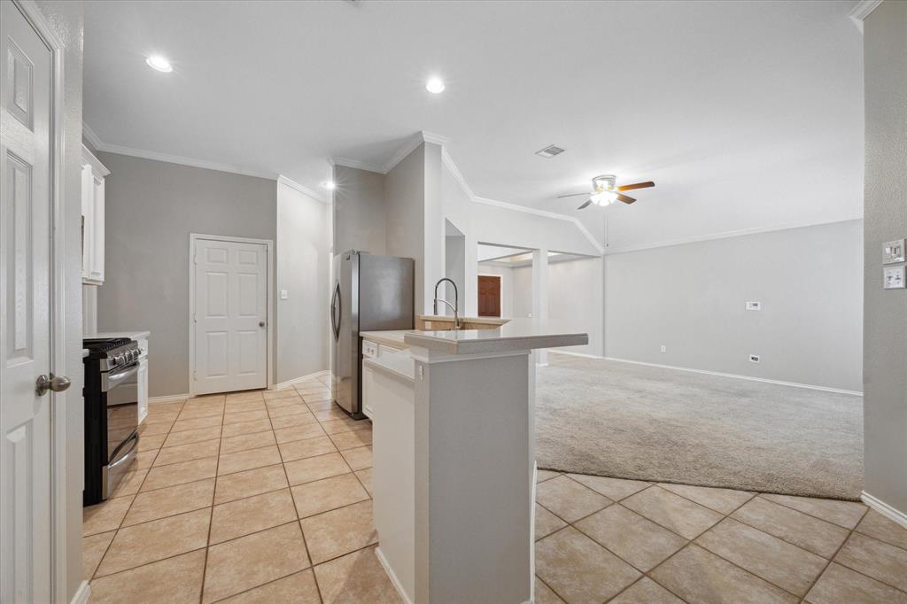 3291 Bend Cove Court, League City, Texas image 8