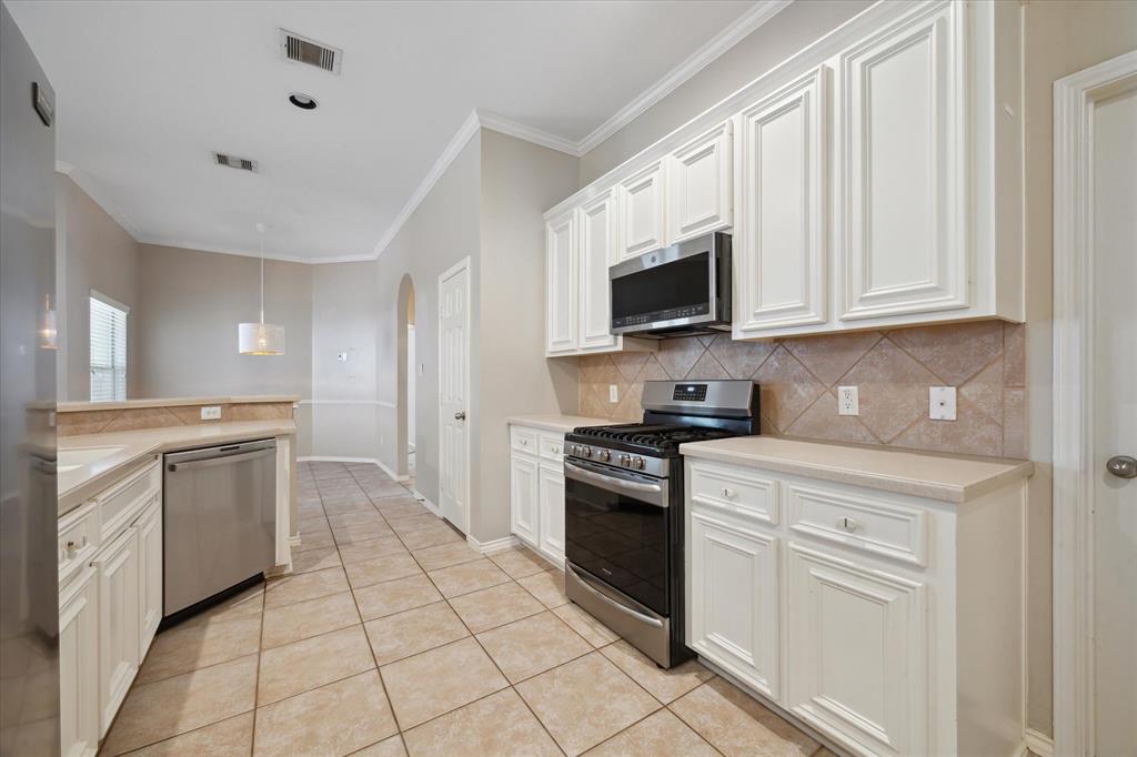 3291 Bend Cove Court, League City, Texas image 10