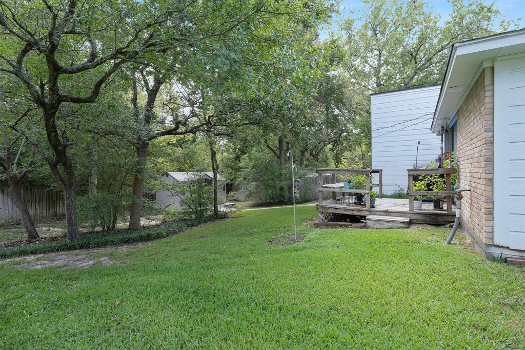 3911 Old Oaks Drive, Bryan, Texas image 25