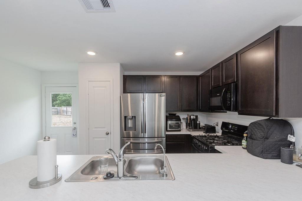 5050 Hurston Park Trail, Pearland, Texas image 14