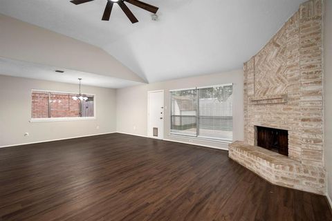 Single Family Residence in Spring TX 4406 Shalom Creek Lane 3.jpg